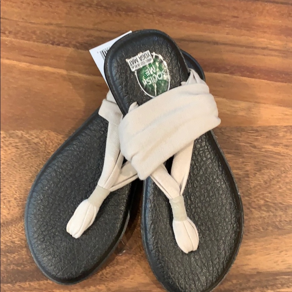 Sanuk yoga sling